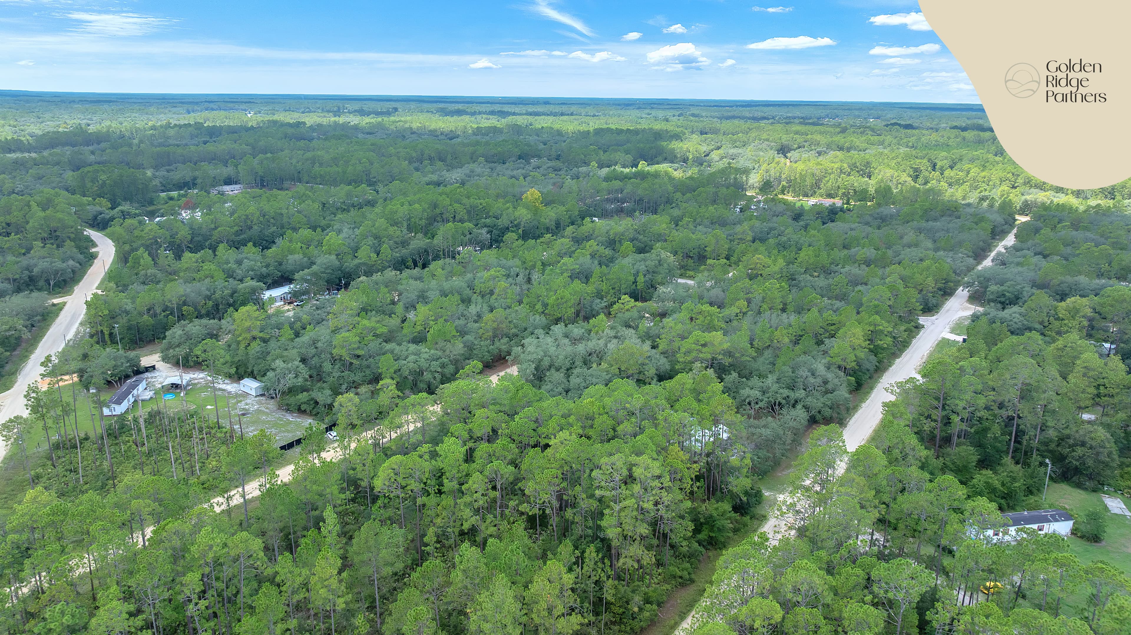 Your Quiet Escape in the Town Between the Lakes — property view 8