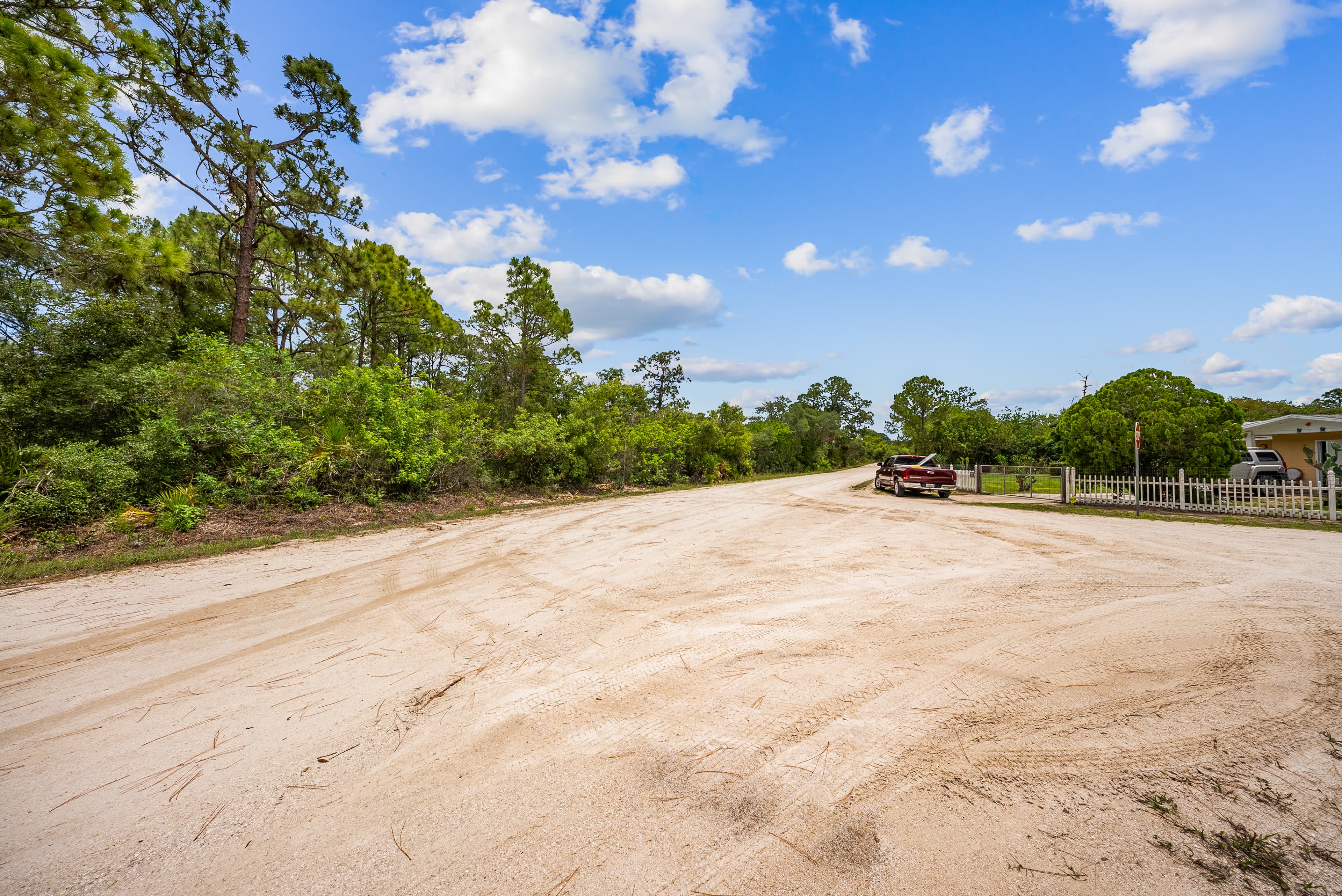 The Sun 'N Lakes Sanctuary: 0.22 Acres of Site-Built Freedom in Lake Placid — property view 9